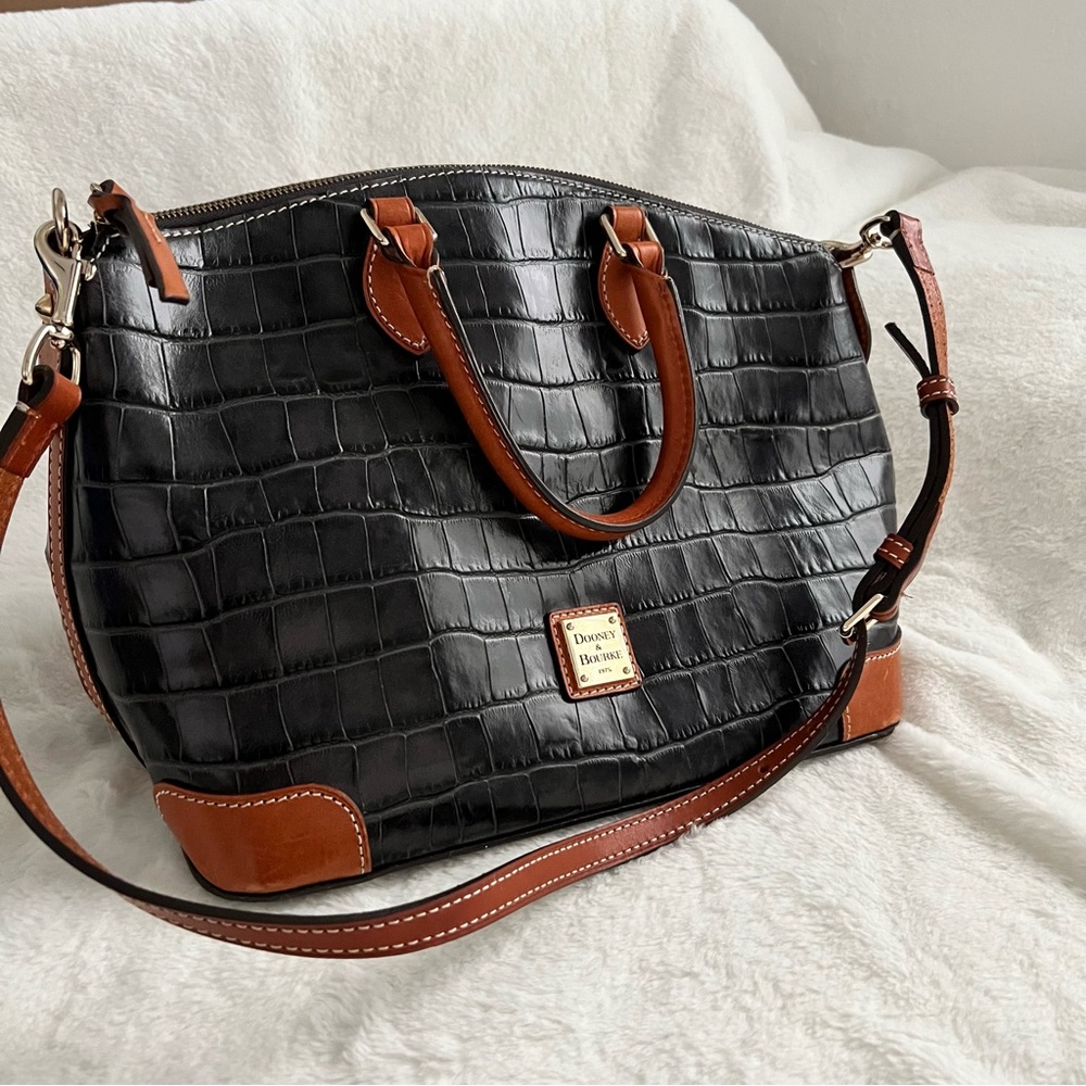 Black Crocodile Dooney & Bourke Zipper Satchel